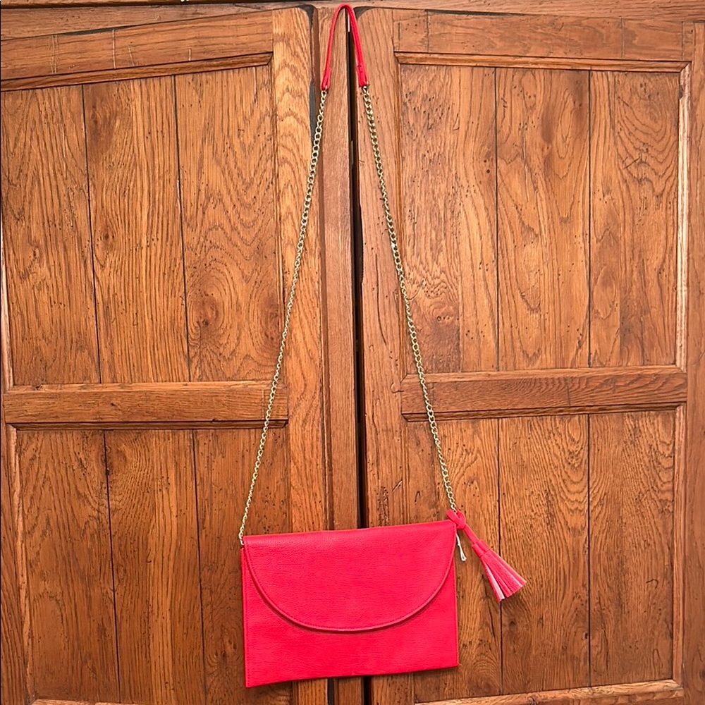 NWOT❤️MUD PIE Sleek Red Bag Purse Clutch with Gold Chain & Tassel - Picture 2 of 12